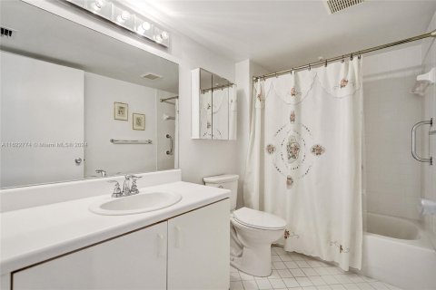 Condo in Pembroke Pines, Florida, 2 bedrooms  № 1269609 - photo 5