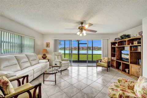 Copropriété à vendre à Pembroke Pines, Floride: 2 chambres, 142.42 m2 № 1269609 - photo 14