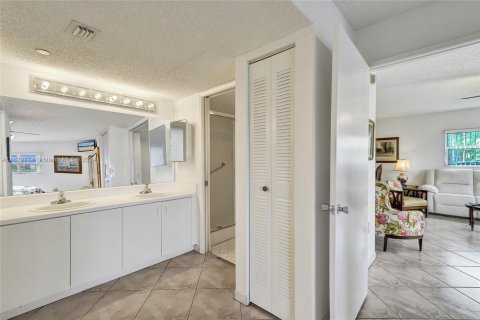 Copropriété à vendre à Pembroke Pines, Floride: 2 chambres, 142.42 m2 № 1269609 - photo 29