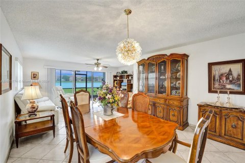 Copropriété à vendre à Pembroke Pines, Floride: 2 chambres, 142.42 m2 № 1269609 - photo 12