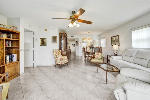 Copropriété à vendre à Pembroke Pines, Floride: 2 chambres, 142.42 m2 № 1269609 - photo 16