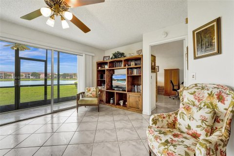 Copropriété à vendre à Pembroke Pines, Floride: 2 chambres, 142.42 m2 № 1269609 - photo 18