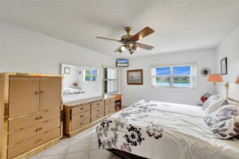 Condo in Pembroke Pines, Florida, 2 bedrooms  № 1269609 - photo 26