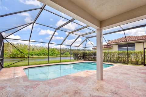 House in Weston, Florida 5 bedrooms, 317.82 sq.m. № 1170621 - photo 18