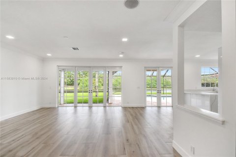 Villa ou maison à vendre à Weston, Floride: 5 chambres, 317.82 m2 № 1170621 - photo 20