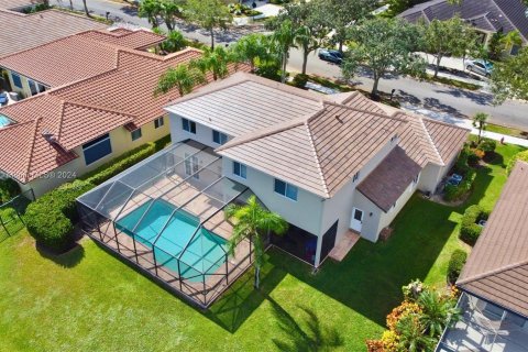 House in Weston, Florida 5 bedrooms, 317.82 sq.m. № 1170621 - photo 2