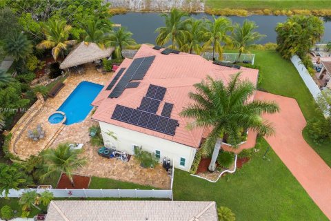 Villa ou maison à vendre à Pembroke Pines, Floride: 5 chambres, 285.49 m2 № 1396214 - photo 5