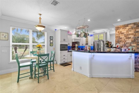 Villa ou maison à vendre à Pembroke Pines, Floride: 5 chambres, 285.49 m2 № 1396214 - photo 18