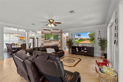 Villa ou maison à vendre à Pembroke Pines, Floride: 5 chambres, 285.49 m2 № 1396214 - photo 16