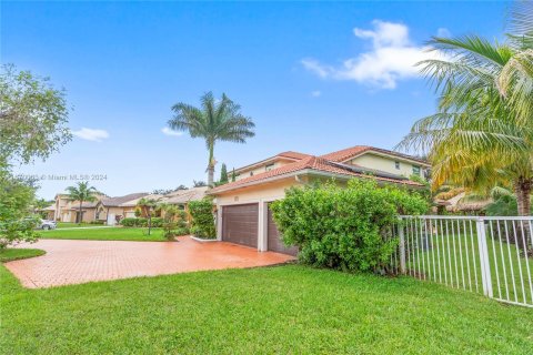 Villa ou maison à vendre à Pembroke Pines, Floride: 5 chambres, 285.49 m2 № 1396214 - photo 3