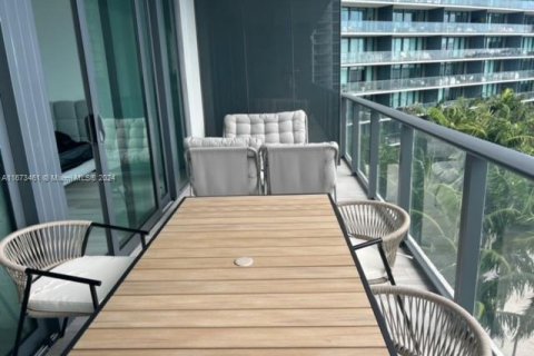 Condominio en alquiler en Miami, Florida, 2 dormitorios, 106.19 m2 № 1396216 - foto 3