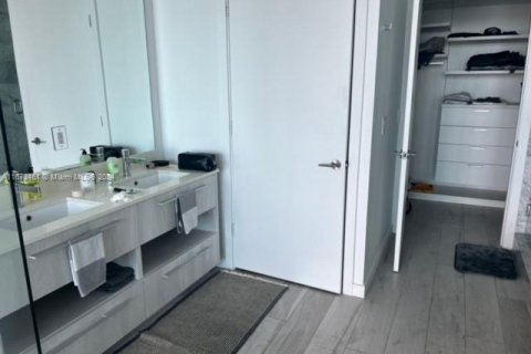 Condominio en alquiler en Miami, Florida, 2 dormitorios, 106.19 m2 № 1396216 - foto 8