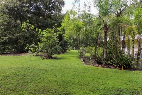 House in Lakeland, Florida 5 bedrooms, 516.35 sq.m. № 1363697 - photo 12