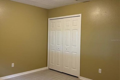 Townhouse in Brandon, Florida 2 bedrooms, 148.18 sq.m. № 1363698 - photo 7