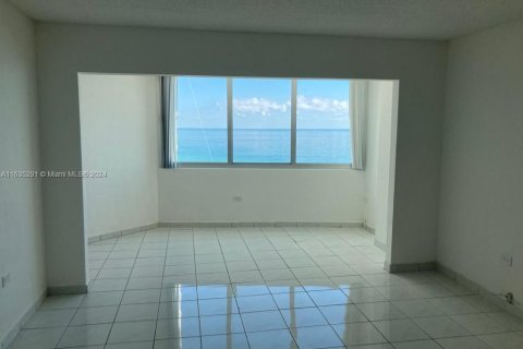 Condominio en venta en Miami Beach, Florida, 1 dormitorio, 93.83 m2 № 1306397 - foto 27