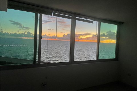 Condominio en venta en Miami Beach, Florida, 1 dormitorio, 93.83 m2 № 1306397 - foto 6