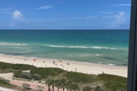 Condominio en venta en Miami Beach, Florida, 1 dormitorio, 93.83 m2 № 1306397 - foto 10