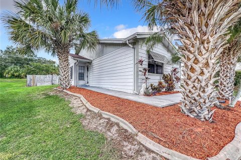 Casa en venta en Winter Haven, Florida, 2 dormitorios, 105.07 m2 № 1379508 - foto 4