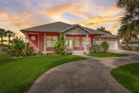 Casa en venta en New Smyrna Beach, Florida, 4 dormitorios, 243.59 m2 № 1379507 - foto 1