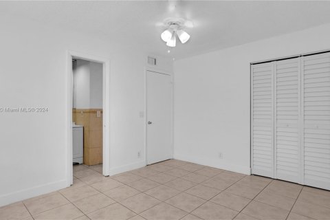 Townhouse in Hialeah, Florida 3 bedrooms, 146.97 sq.m. № 1362611 - photo 24