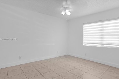 Townhouse in Hialeah, Florida 3 bedrooms, 146.97 sq.m. № 1362611 - photo 22