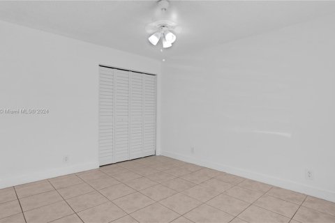 Townhouse in Hialeah, Florida 3 bedrooms, 146.97 sq.m. № 1362611 - photo 23