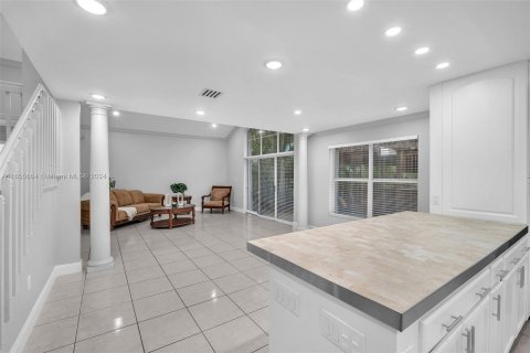 Villa ou maison à vendre à Pembroke Pines, Floride: 4 chambres, 209.77 m2 № 1362612 - photo 3