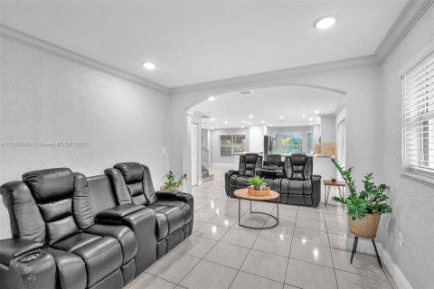 Villa ou maison à vendre à Pembroke Pines, Floride: 4 chambres, 209.77 m2 № 1362612 - photo 17