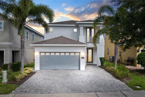 Casa en venta en Kissimmee, Florida, 5 dormitorios, 238.76 m2 № 743031 - foto 1