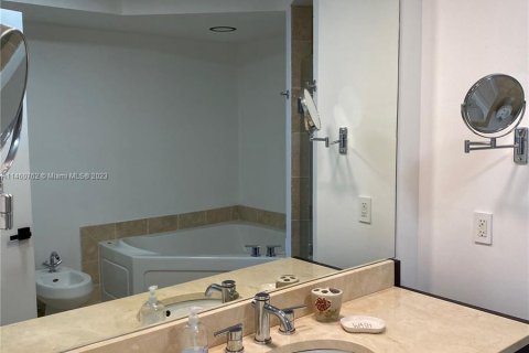 Copropriété à vendre à Sunny Isles Beach, Floride: 1 chambre, 84.91 m2 № 741823 - photo 27