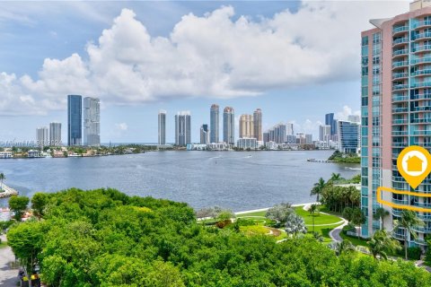 Condo in Aventura, Florida, 2 bedrooms  № 1399045 - photo 11