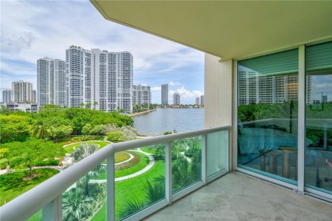 Condominio en venta en Aventura, Florida, 2 dormitorios, 149.57 m2 № 1399045 - foto 8