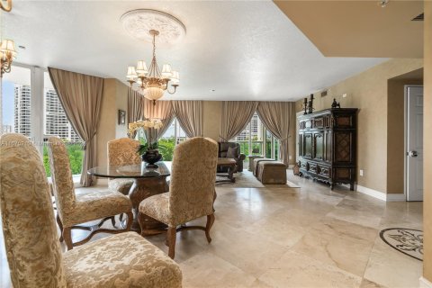 Condo in Aventura, Florida, 2 bedrooms  № 1399045 - photo 15