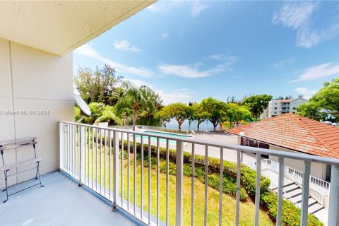 Condo in Miami, Florida, 2 bedrooms  № 1281201 - photo 6