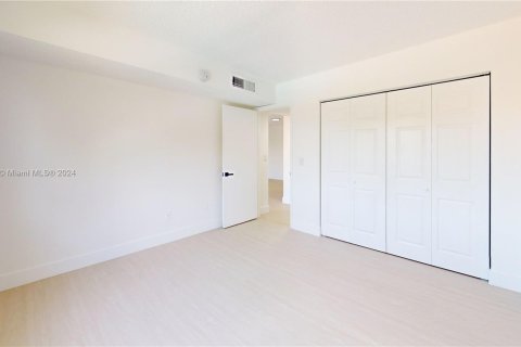 Condo in Miami, Florida, 2 bedrooms  № 1281201 - photo 23