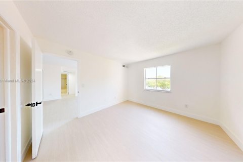 Condo in Miami, Florida, 2 bedrooms  № 1281201 - photo 20