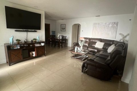 Casa en venta en Miramar, Florida, 3 dormitorios, 148.92 m2 № 1281156 - foto 4