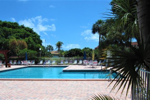 Condo in Delray Beach, Florida, 2 bedrooms  № 1182502 - photo 1