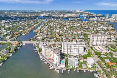 Condo in Fort Lauderdale, Florida, 1 bedroom  № 918504 - photo 13