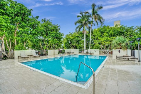 Condo in Fort Lauderdale, Florida, 1 bedroom  № 918504 - photo 17