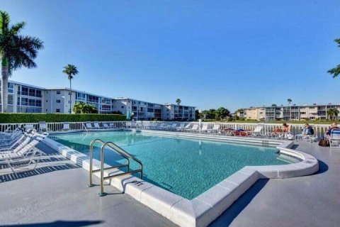 Condominio en venta en Palm Springs, Florida, 2 dormitorios, 83.05 m2 № 1103530 - foto 1