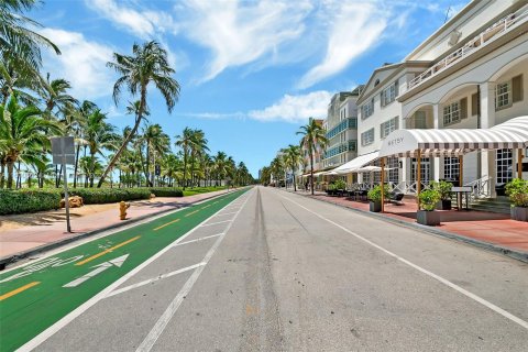 Propiedad comercial en venta en Miami Beach, Florida № 1225521 - foto 26