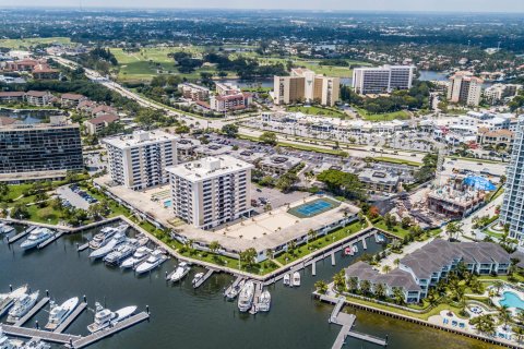 Condo in North Palm Beach, Florida, 2 bedrooms  № 1014225 - photo 9