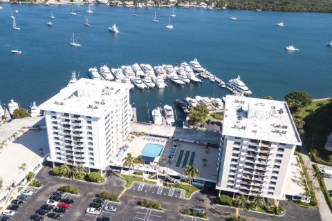 Condo in North Palm Beach, Florida, 2 bedrooms  № 1014225 - photo 10