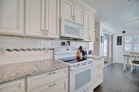 Casa en venta en Lakeland, Florida, 2 dormitorios, 143.16 m2 № 1111846 - foto 22