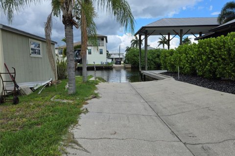 Villa ou maison à vendre à Punta Gorda, Floride: 2 chambres, 186.73 m2 № 1257357 - photo 10