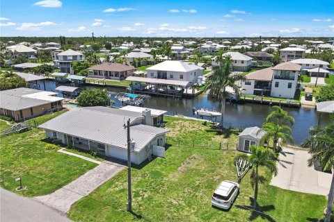 Villa ou maison à vendre à Punta Gorda, Floride: 2 chambres, 186.73 m2 № 1257357 - photo 6