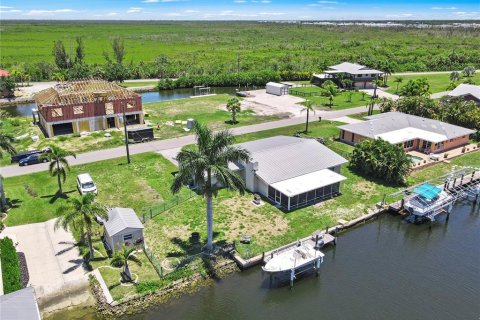 Villa ou maison à vendre à Punta Gorda, Floride: 2 chambres, 186.73 m2 № 1257357 - photo 5