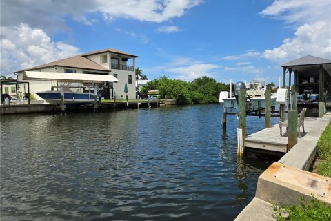 Villa ou maison à vendre à Punta Gorda, Floride: 2 chambres, 186.73 m2 № 1257357 - photo 9