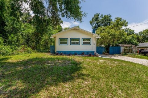 House in DeLand, Florida 3 bedrooms, 125.42 sq.m. № 1257324 - photo 1